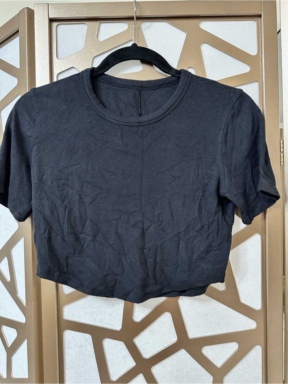 Lululemon Black Cropped Short Sleeve Top - Classic Crewneck
